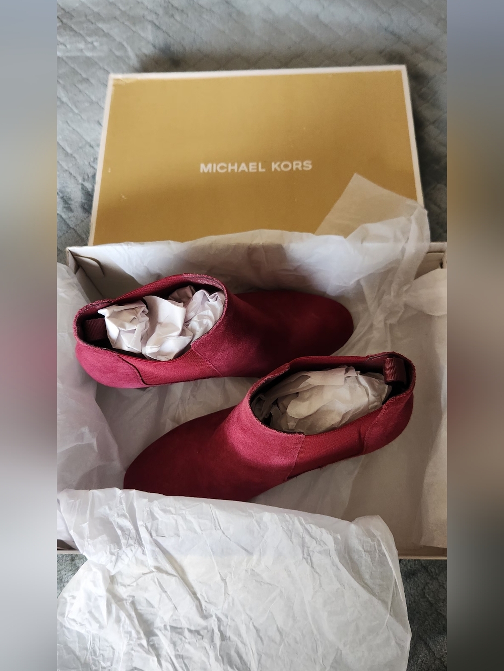 NEW. Michael Kors Burgundy Suede Ankle Booties. Size 9 Medium. NIB. - Picture 6 of 13